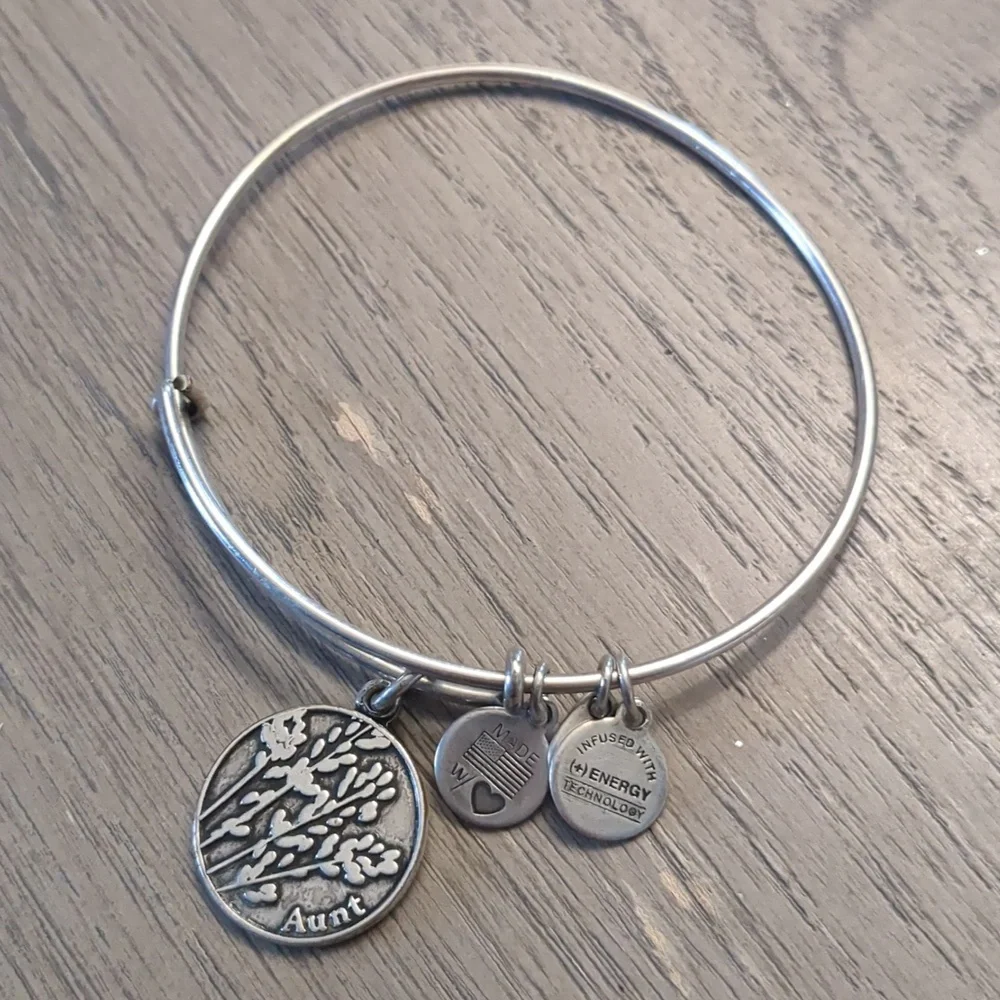 Alex and Ani Aunt Bracelet